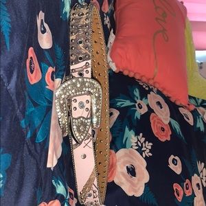 Pink camouflage belt